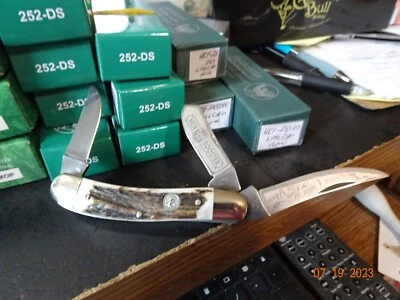 HEN & ROOSTER 3 1/2" STAG HANDLE SOWBELLY POCKET KNIFE 3- 1095 GERMAN BLADES - Image 1 of 4