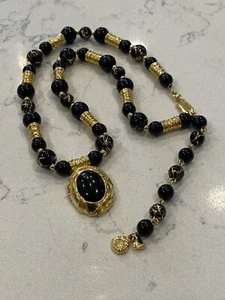 Vintage Black Bead & Gold Tone Necklace With Black Cabochon Pendant Signed Lci - Picture 1 of 14