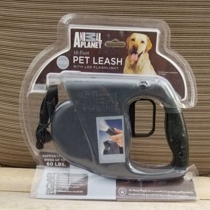 Animal Planet  Heavy Duty 16 Foot Retractable Pet Leash ~ LED Flashlight ~ Black