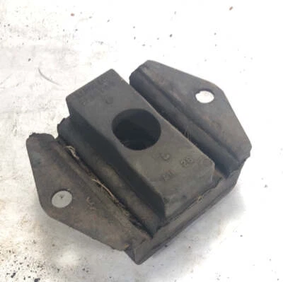 1953-1961 Nash Rambler модель 40 заднее крепление двигателя NORS - Изображение 1 из 4