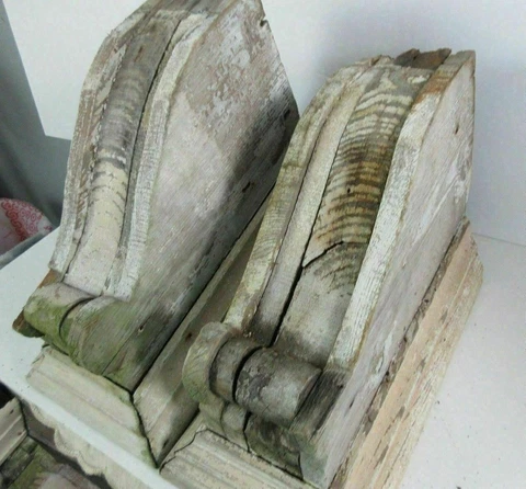 Pair of Victorian Primitive White Pine Wood Architectural Salvage Ornate Corbels Cover