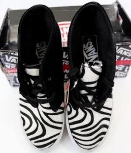 Vans Unisex Chukka Slim Zebra Lace-Up Sneakers Shoes Black White Size M 4 W 5.5 - Picture 1 of 6