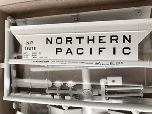 Detail Associates ACF 2970 Covered Hopper #245 Northern Pacific Kit - Picture 1 of 8