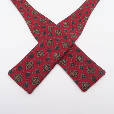 Pajarita Lowe de seda roja negra a lunares floral EE. UU. Foto 1 de 4