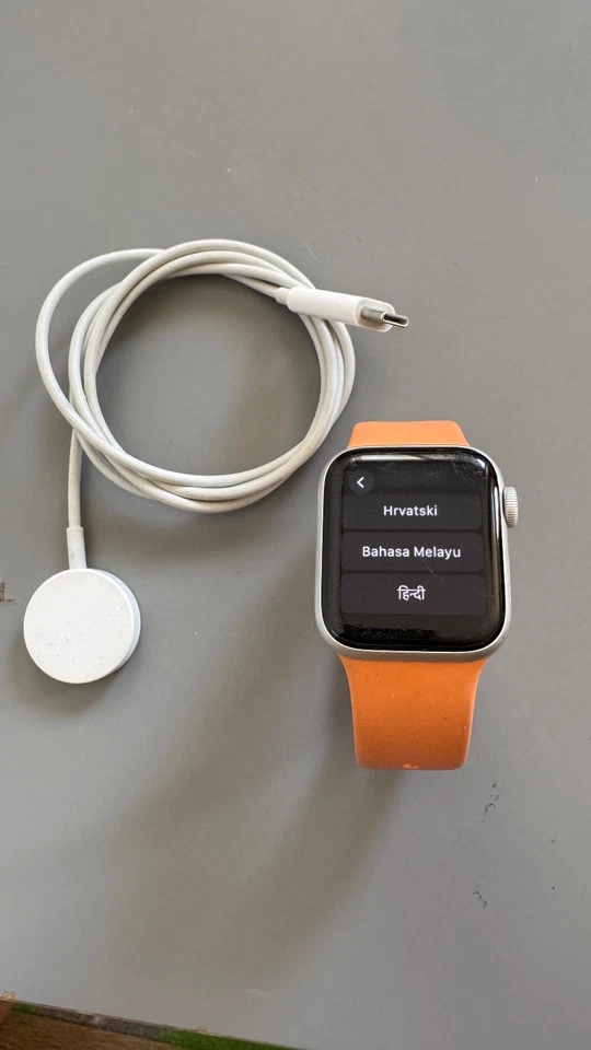 Apple Watch SE 2nd Gen GPS 100% Working Condition - Imagen 1 de 4
