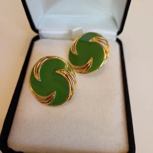 Vintage Art Co Clip On Earrings Emerald Green Gold Costume Retro - Picture 1 of 8