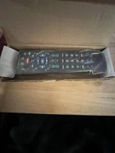 Motorola DRC800 Universal Remote Control With Batteries - Picture 1 of 2