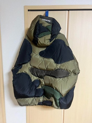 A BATHING APE (BAPE) Piumino con cappuccio stile patchwork A Bathing Ape nero oliva uomo taglia XL