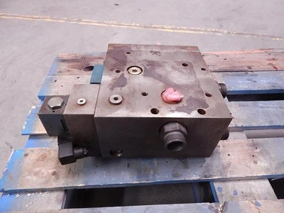 UNIDAD HIDRÁULICA BOSCH 081WV06P1V1010WS024/00D0 0 611 402 450 Foto 1 de 4