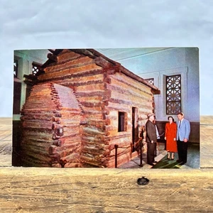 Vintage Postcard ABRAHAM LINCOLN BIRTHPLACE CABIN NATIONAL HISTORIC SITE Kentuck - Picture 1 of 2