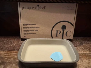 Pampered Chef Medium Rectangular Baker #1422 Grey Stone New in the Box - Picture 1 of 3