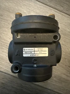 NORGREN A1012H-A1 Directional Control Poppet Valve M18 300 PSIG 1/4″ NPT Ports - Picture 1 of 6