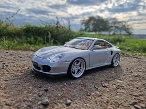 1:18 Porsche 996 Turbo Tiefer Tuning mit 20 Zoll Porsche Echt Alu Felgen - Picture 1 of 6