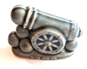 Vtg Wade Ceramic Red Rose Tea Promo Gray Circus Cannon Figure New NOS - Picture 1 of 2