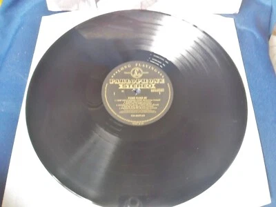 THE BEATLES PLEASE PLEASE ME STEREO ALBUM GOLD PARLOPHONE LABEL SEALED VINYL NEW - Image 1 of 4