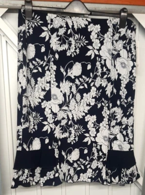 SALOOS SIZE 18 NAVY & WHITE FLORAL SKIRT NEW WITH TAGS - Image 1 of 2