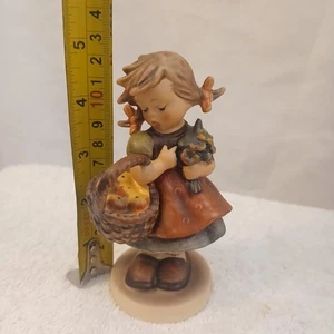 Goebel Hummel Herbsternte 1964 Mädchen mit Korb Äpfel & Blumen SCHÖN TMK5  - Bild 1 von 7