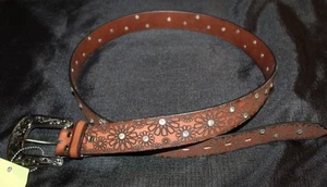 New ladie's NOCONA Leather Laser Cut Daisy Rhinestones belt Size XL - Picture 1 of 3