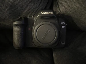 Canon EOS 5D Mark II Digital SLR Camera Body Only (Black) READ DESCRIPTION - Picture 1 of 7