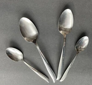 Oneida Community Stainless Twin Star Lot Of 2 Serving Spoons & 2 Teaspoons MCM - Picture 1 of 4