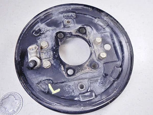 86 KAWASAKI KLF300 BAYOU LEFT SIDE FRONT BRAKE HOUSING BACKING PLATE PANELS - Picture 1 of 6