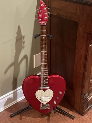 Original Vintage Daisy Rock Red Heartbreaker ARTIST Electric Guitar/ OG Case - Image 1 of 4