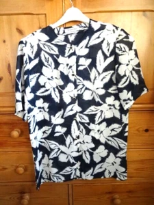 Jacques Vert vintage 1980's blouse blue/white flowers shoulder pads size 10 - Picture 1 of 5