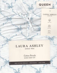 Juego de sábanas Laura Ashley Queen cinta de lazo azul 4 piezas casa de campo casa de campo elegante blanco - Imagen 1 de 4