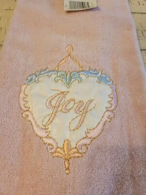🩷🎄Nwt! Vintage Christmas 'Joy' Pink Hand Towel Bathroom Decor Gold Threading - Image 1 of 4