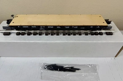 Lionel 6-27514 Canadian Pacific Flatcar Wooden Deck  (2004) MINT *FREE SHIPPING* - Image 1 of 4