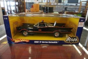 1/18 Hot Wheels 1966 TV Series Batmobile (14470) - Picture 1 of 6