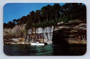 Cueva del arco iris - Foto de roca cerca de Munising Michigan postal sin publicar - Imagen 1 de 2