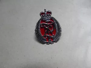 Obsolete New Zealand Police Cap Badge Red Centre HF - Picture 1 of 2