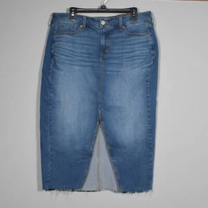 NWT Torrid Medium Wash Denim Skirt - Raw Hem - Front Slit - Size 12 - Picture 1 of 4