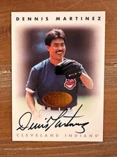 DENNIS MARTINEZ 1996 Leaf Signature Series Autographed Baseball Card Indians
