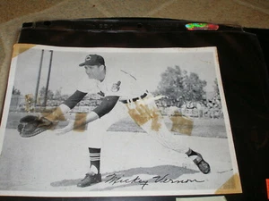 MICKEY VERNON 1960'S VINTAGE BLACK & WHITE ORIGINAL PHOTO CLEVELAND INDIANS - Picture 1 of 1