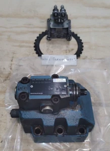 Rexroth Hydraulics DR 30-5-52/200YM =Used= R900597158 - Picture 1 of 6