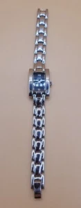 Bracciale Anne Klein II tono argento cerniera analogico movimento Thailandia NON TESTATO - Foto 1 di 4