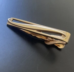 Vintage Swank S Monogram Initial Letter Gold Tone Tie Bar Clip Swirl Classic - Picture 1 of 7