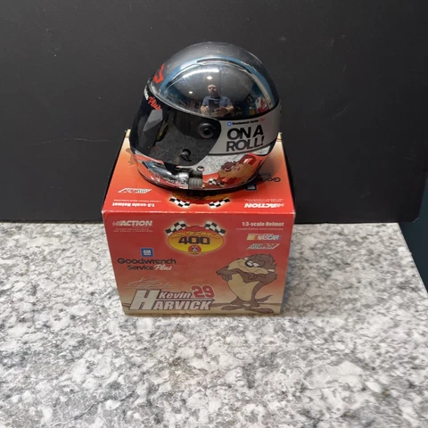 2001 Kevin Harvick #29 GM Goodwrench Service Plus/Looney Tunes 1:3 Helmet NASCAR Cover