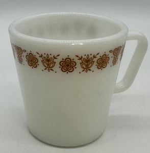 Taza de café Pyrex Butterfly Gold 1410 taza con mango en D - Juego de 3 - Vintage - Imagen 1 de 6