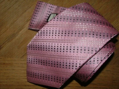 NUEVO WT $39.99 MARCA Q CORBATA Y PAÑUELO DE BOLSILLO 100% MICROFIBRA ROSA PLATA CUADRADO #100 Foto 1 de 4