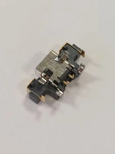 Power Charging Port for Nintendo NEW 3DS / NEW 3DS XL - Picture 1 of 2