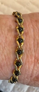 Vintage Avon 1995 Captured Treasure Bracelet Faux Black Onyx Gold Tone Signed JT - Picture 1 of 5