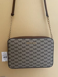 micahel kors signature purse - Picture 1 of 4