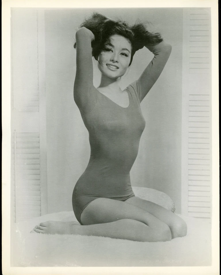 NOBU McCARTHY Original 1950s Sexy Buxom 8 x 10 Cheesecake Press Photo vv - Image 1 of 1