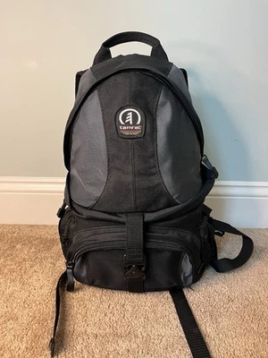 Tamrac Negro/Gris Cámara Laptop Senderismo Mochila SAS Accesorios Compartimento Foto 1 de 4