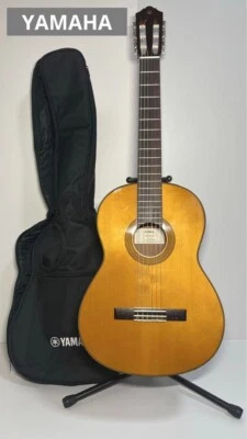 Guitarra Clásica YAMAHA CG142S De 6 Cuerdas Marrón De Abeto Con Funda Blanda - Imagen 1 de 4