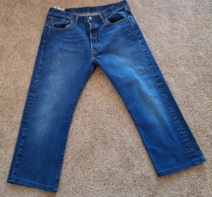 Levis 501 Jeans Mens 33x23 Blue Wash Classic Button Fly Denim - Picture 1 of 6