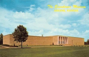 Postal KS: Museo Eisenhower, Abilene, Kansas, sin publicar - Imagen 1 de 2